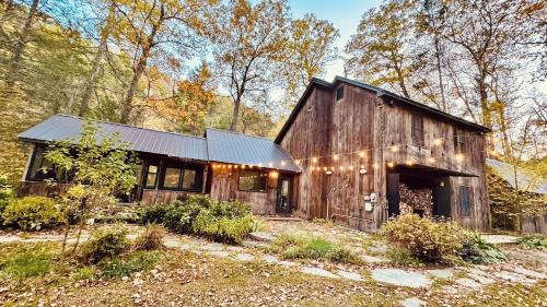VT Summer Living in a luxurious Forest Retreat with private sauna and swimming hole in 纽芬 (VT)