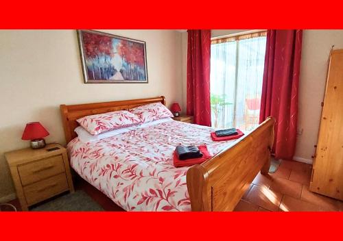 A Wonderful Cosy Cottage nr Beach & Attractions! Perfect for Couples & Family Stays - Free Parking, Large Garden & Free WiFi 5