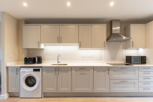 Newly Refurbished Home Short Drive to Bath Centre in Twerton