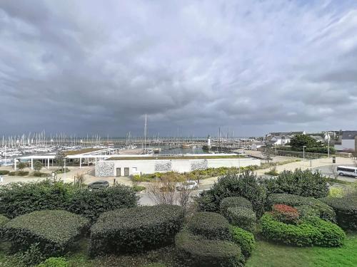 Quiberon - Studio rénové 33m² avec Balcon Parking et Animaux acceptés - image 3