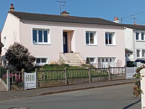 Halte Baudelaire chambre d'hôte Allonnes