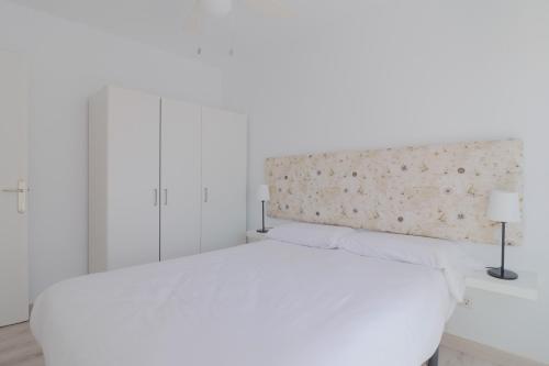 Brand New 3 Bedroom Apartment by the Center - image 17