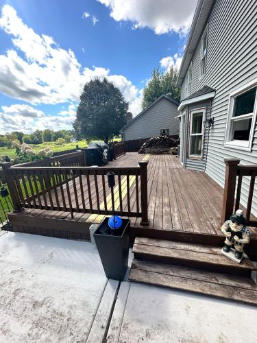 Elegant Executive Residence Hot Tub Pool Parties! in Hanover Park (IL)
