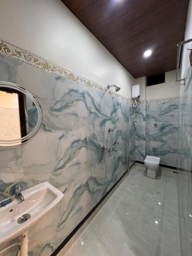 Bathroom, Hotel Jalangi Empire  in Mayapur