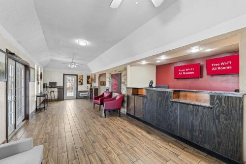 Red Roof Inn Ardmore - image 34