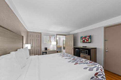 Red Roof Inn Ardmore - image 33