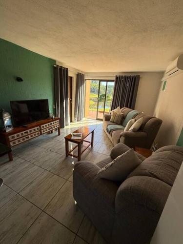 Golf course view - perfected! in Southbroom