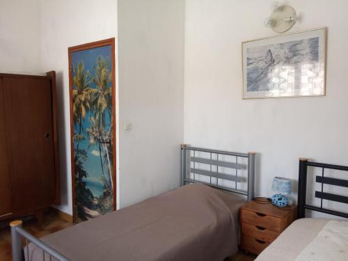 CHAMBRE lumineuse jardin arbore in La Chamberte