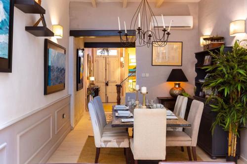 Elegant Maltese Townhouse in 阿塔德