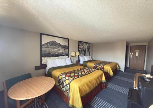 Super 8 by Wyndham Belle Fourche SD - image 30