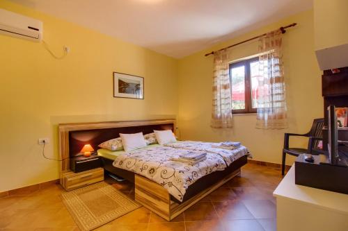 1 queen bed