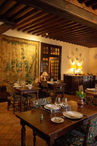 Restaurant, Hostellerie du Vieux Perouges in Perouges