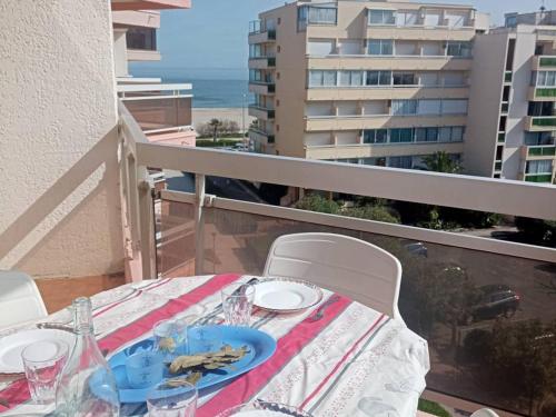 Deux-pièces expo sud, terrasse, 4 pers, bord de mer - FR-1-696-96