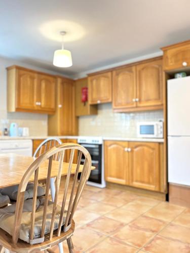 Harbour Haven Cobh- Sea & Cathedral View Apartment in 科布