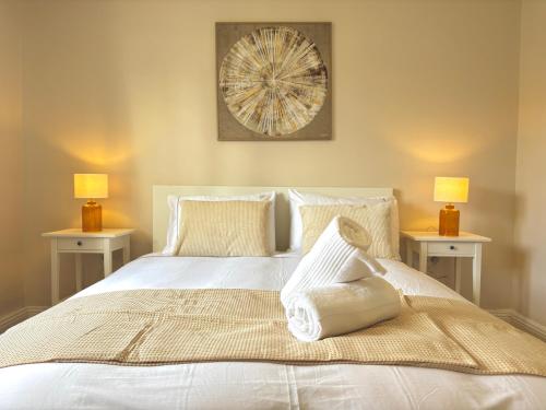 Harbour Haven Cobh- Sea & Cathedral View Apartment in 科布