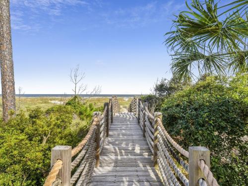 10 East Wind - image 7