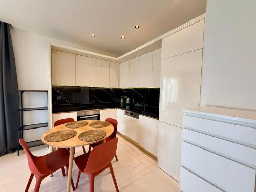 One-Bedroom Apartment with Pool View