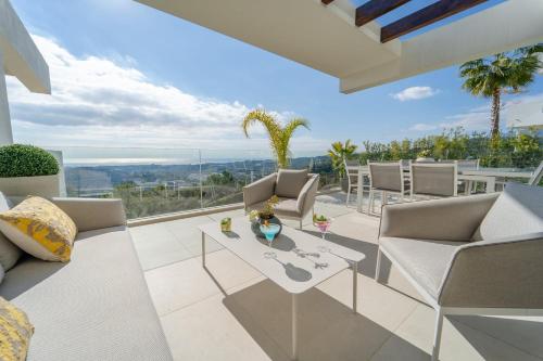 Sea View Apartment with Pool - Marbella Club Hills, Benahavís – khách sạn tại Parque Botanico