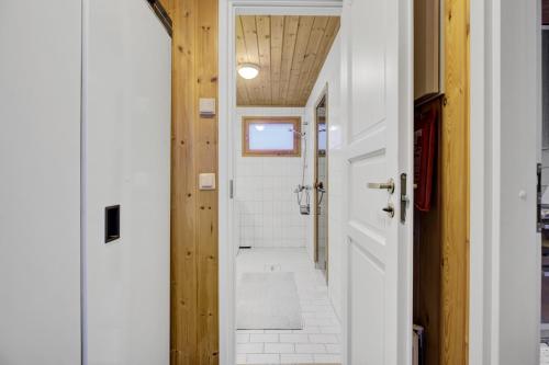 Kurrentupa - 50m to Lake Pyhäjärvi & Private Sauna (Kurrentupa - 50m to Lake Pyhajarvi & Private Sauna) in 普哈聖山