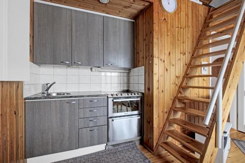 Kurrentupa - 50m to Lake Pyhäjärvi & Private Sauna (Kurrentupa - 50m to Lake Pyhajarvi & Private Sauna) in 普哈聖山