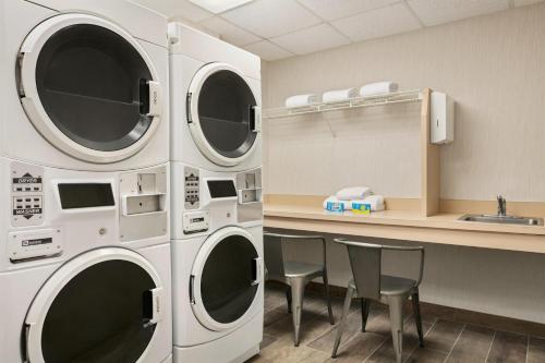 Homewood Suites by Hilton Fort Myers - image 34