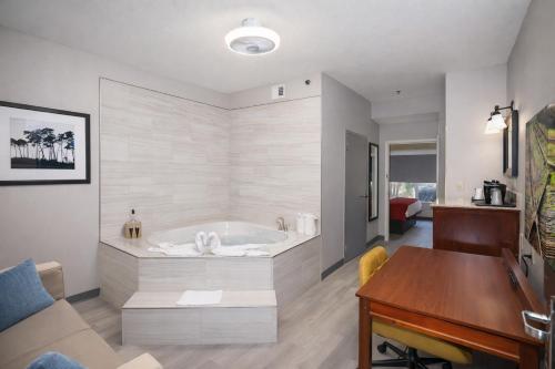 Baymont Inn & Suites by Wyndham Morrow/Atlanta I-75 South in Morrow (GA)