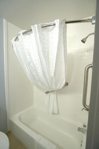 Country Inn & Suites by Radisson Atlanta I-75 South GA - image 35