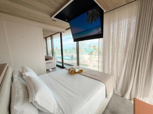 High Standard Studio Sea Front Balcony New Time 311 – khách sạn tại Ponta da Terra