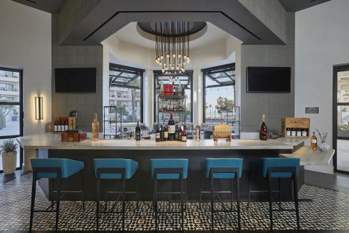 The Waterfront Beach Resort A Hilton Hotel - image 22