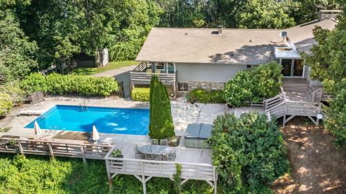 Asher by AvantStay Mountain Escape PoolSpa in Asheville, USA