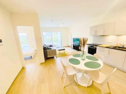 Chic city escape in Luxembourg – khách sạn tại Hollerich