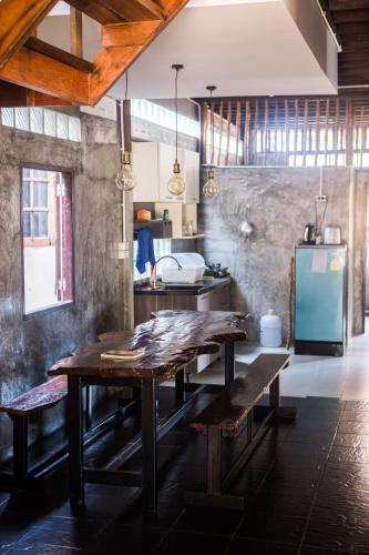 Kitchen, Sweet Life Guesthouse in Sang Kha Ou