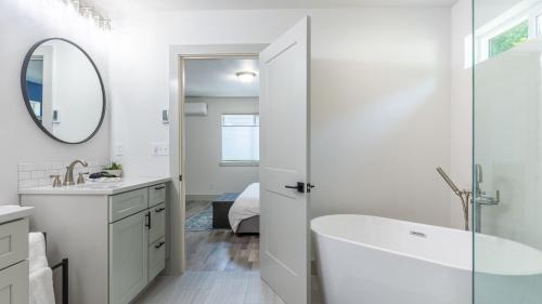 Facilities, Twin Oaks Retreat by AvantStay in Freeland (WA)