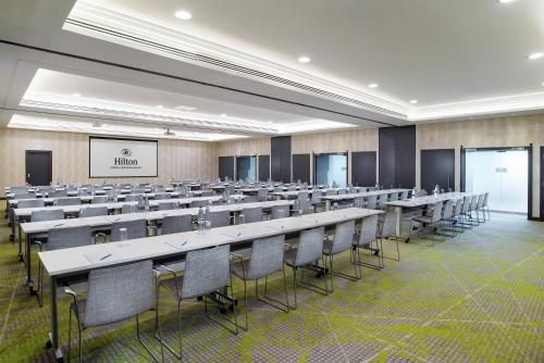 Hilton London Heathrow Airport - image 41