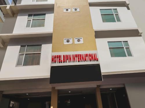 Entrance, Super Capital O Seven Wonders Inn Near Sahara Ganj Mall in Cantonment