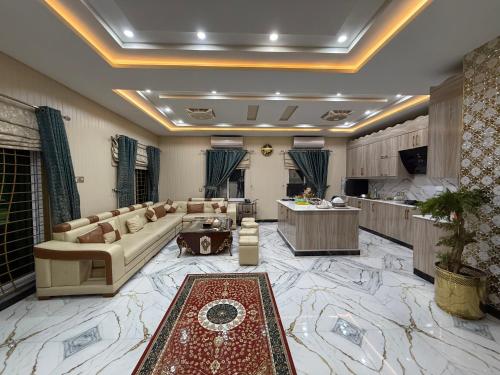 Royal Guest House - image 2