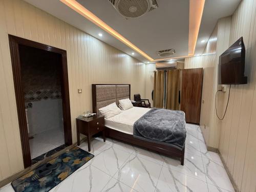 Royal Guest House Lahore 