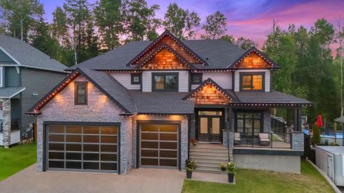 Exterior view, Hearthside Estate in Prince George (BC)