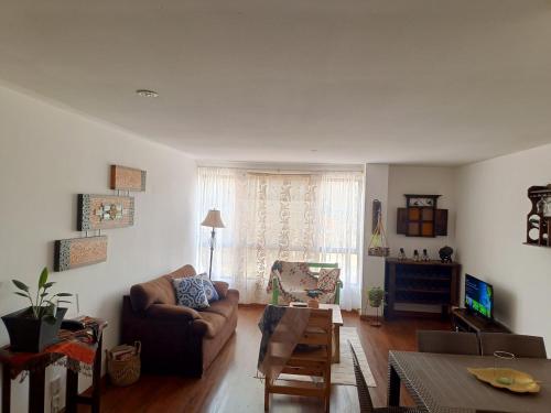 Confortable departamento en Cuenca, condominio privado