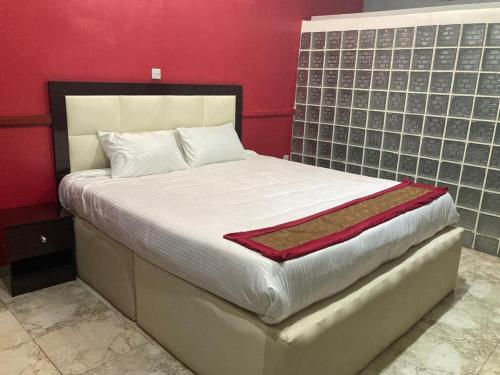 Gillis Continental Hotel and Event center in Enugu