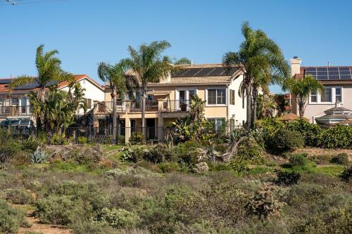 Southern California Residence with Views, Pool, Hot tub, Firepit, BBQ in Ocean View Hills