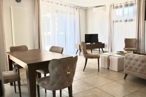 Villa avec vue - terrasse - parking in Irigny