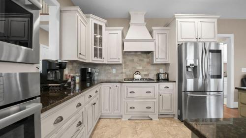 Lake Living by AvantStay Sleeps 22 Dock Pool in Lake Norman of Catawba, USA