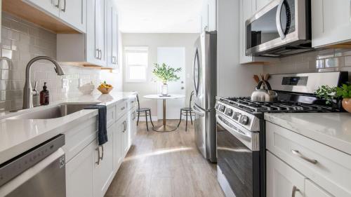 Seashore Buyout by AvantStay Sleeps 21 7 Spaces in San Diego, USA