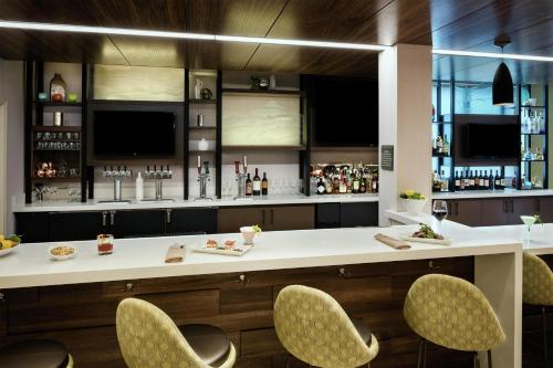 Hilton Garden Inn Seattle/Issaquah - image 16