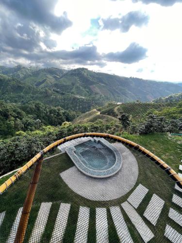 GLAMPING ENTRE MONTES Y CAFETALES in Santuario