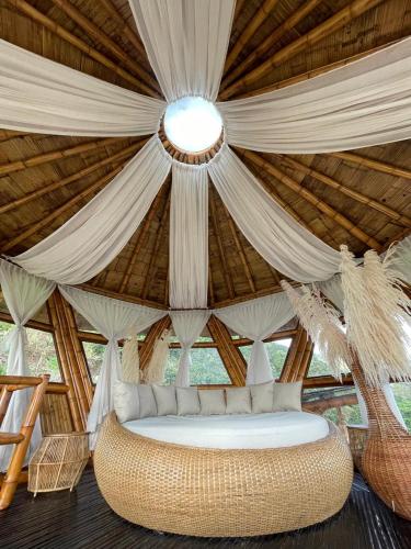 GLAMPING ENTRE MONTES Y CAFETALES in Santuario
