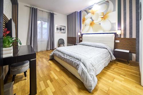 Astoria Golden House 1