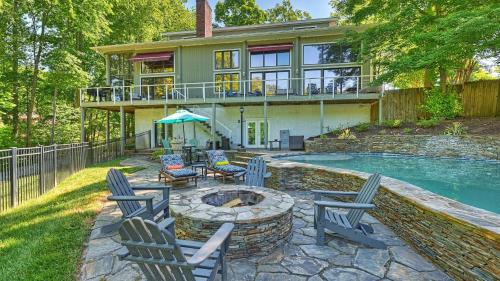 Sun Up Sun Down by AvantStay Pool w Waterfall in Mooresville, USA