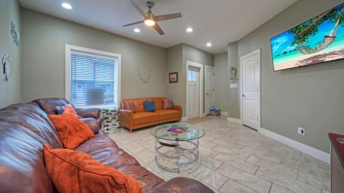 Ridley Retreat Community Pool Mins to the Beach Corpus Christi Port A in Padre Island, USA